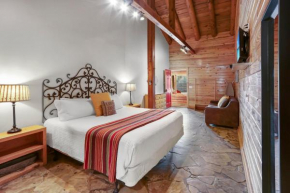 Wimberley Log Cabins Resort and Suites- Unit 3